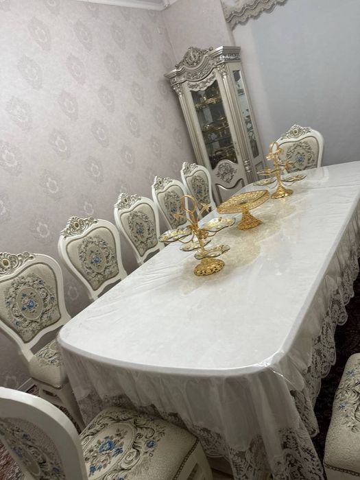 Srochna sotiladi faqat srochniga stol stullar sifati zoʻr yangi