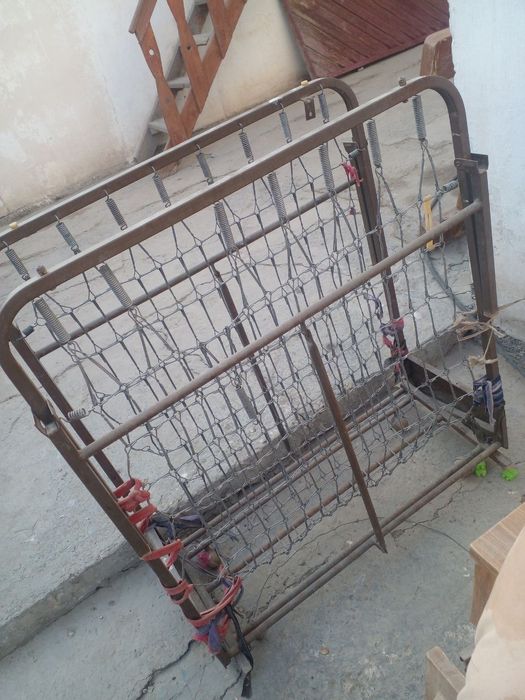 Продаётся раскладушка.