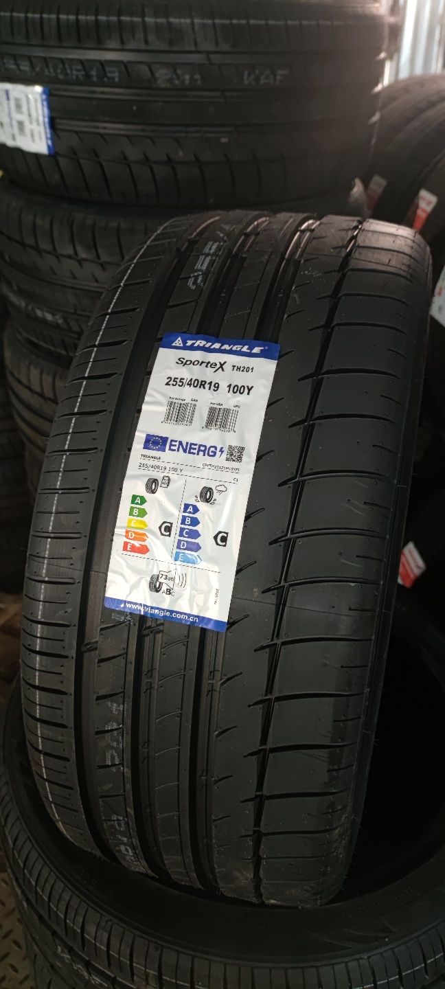 Летни гуми 255 40 19 Triangle sporteX TH201