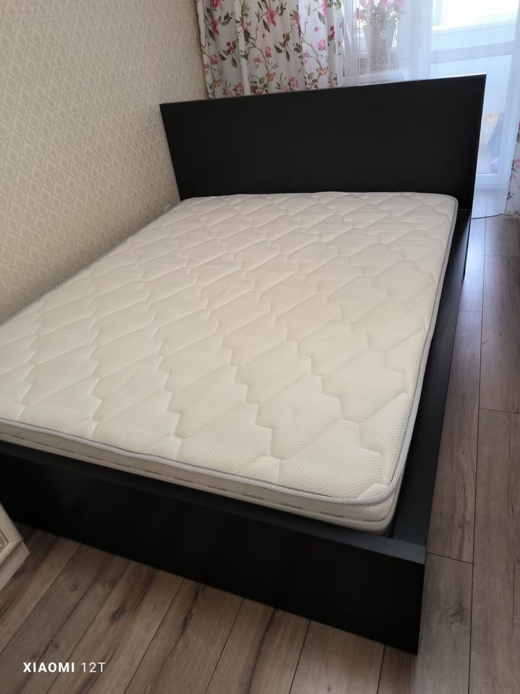 Продается двухспальная кровать