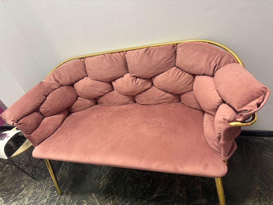 2 броя столове и диван