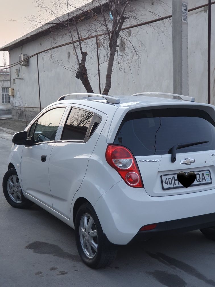 Chevrolet spark sotiladi