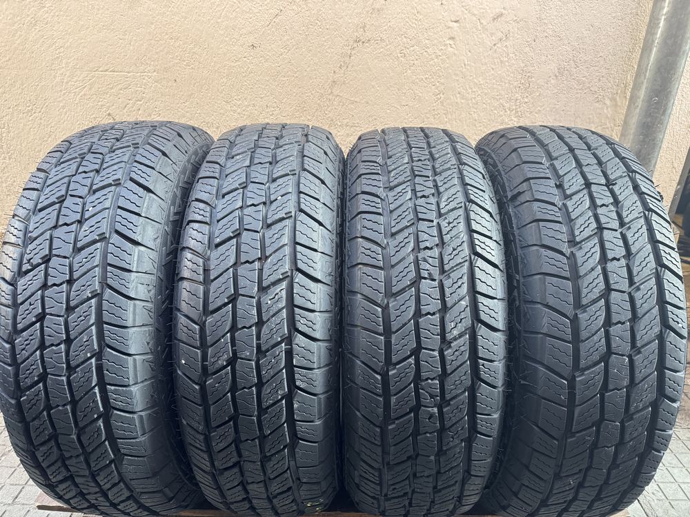 Автомобилни гуми 245 70 16 Arivo