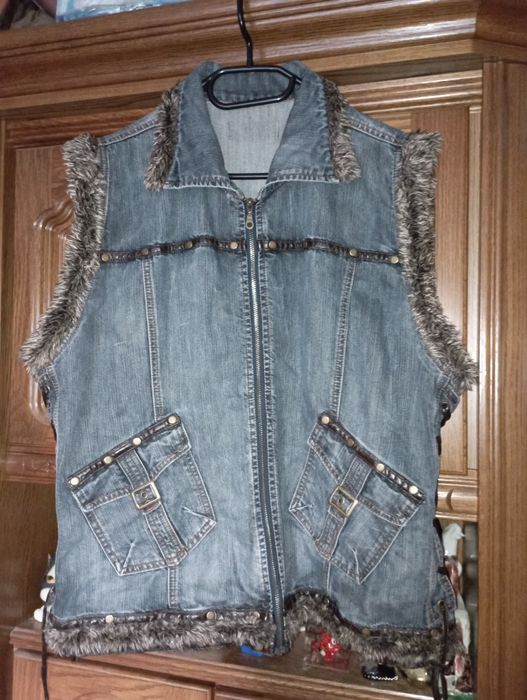 vesta cu blanita