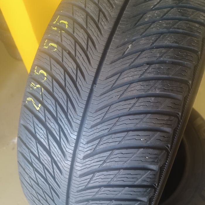 235 55 17 Michelin 4бр зимни дот 20