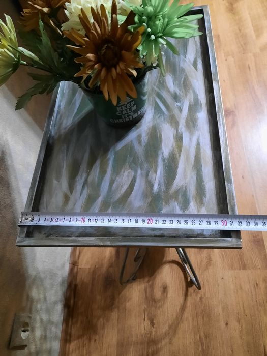 Vând masă metalică