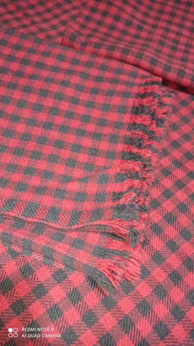 Продам комплект покрывал на диван и на два кресла. Чистая шерсть.