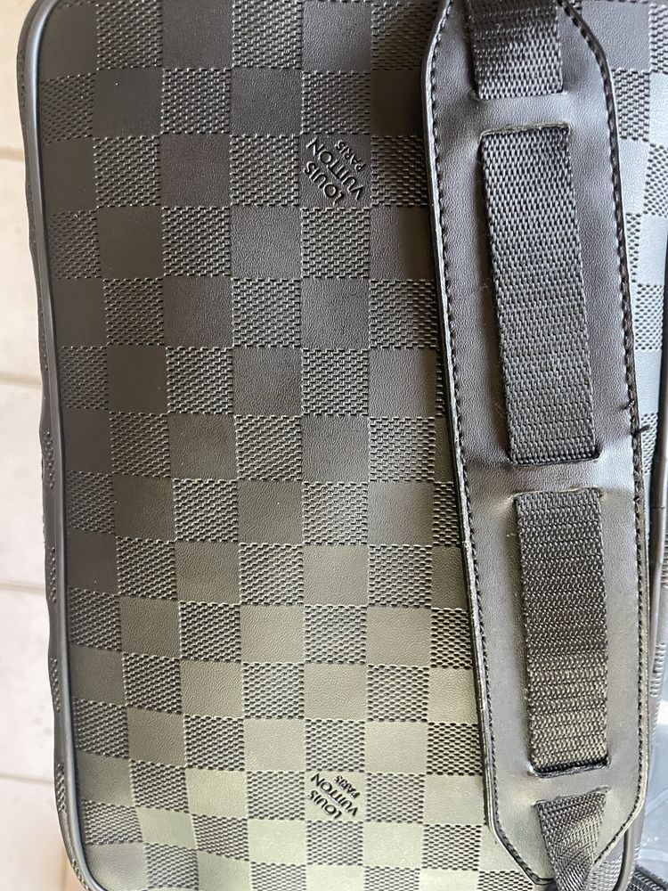LOUIS VUITTON Damier Grafitte Utility Messenger Shoulder Bag
