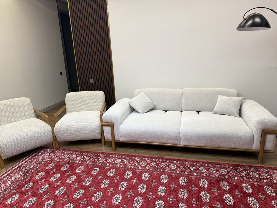 Продам уголок диван и два кресла