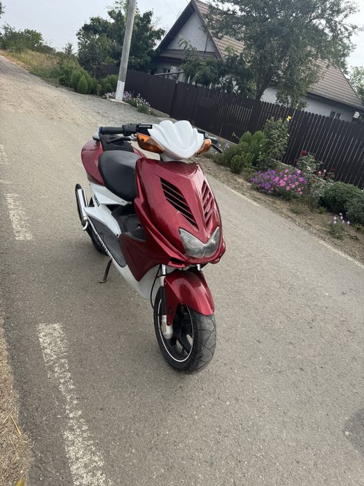 Vand sau schimb Yamaha aerox acte la zi fiscal carte rar totul la zii