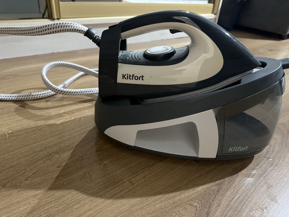 Продам Утюг с парогенератором Kitfort
