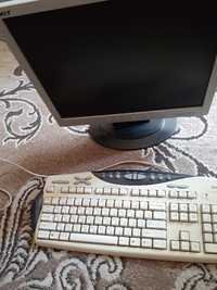 Продам монитор с клавиатурой  Acer в рабочем состоянии диагональ 43 см