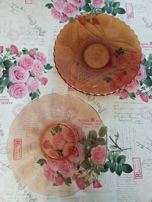 Нови и използвани чинии и купи