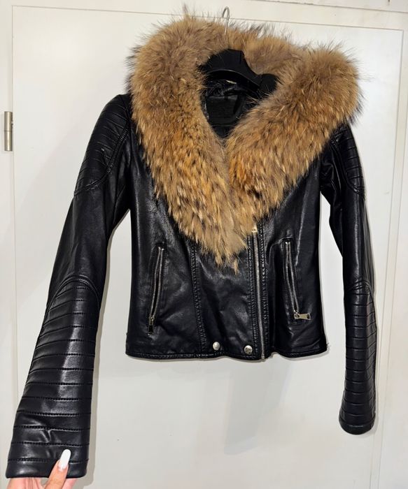 Geaca din piele cu blana detasabila