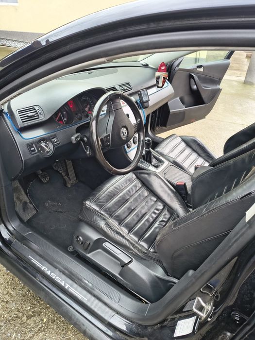 Vând Volkswagen Passat