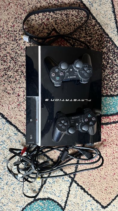 PlayStation 3 (CECH-K08) + 2 оригинальных геймпада