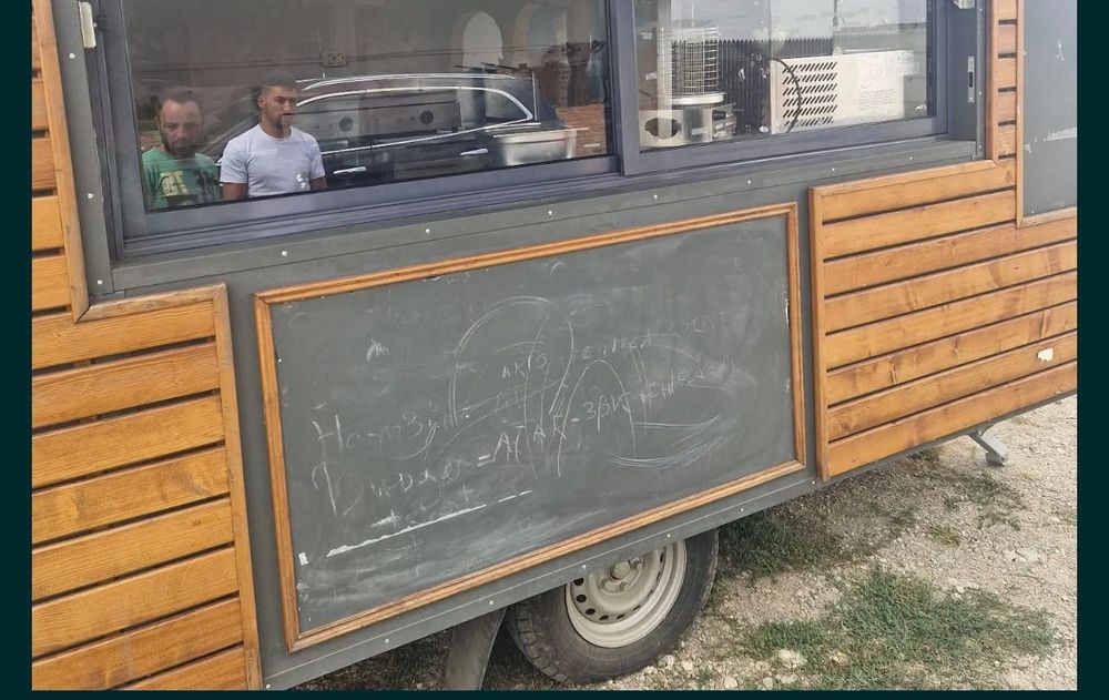 Rulotă Food Truck de Închiriat – Cat. B, Doar 2200 RON/lună!