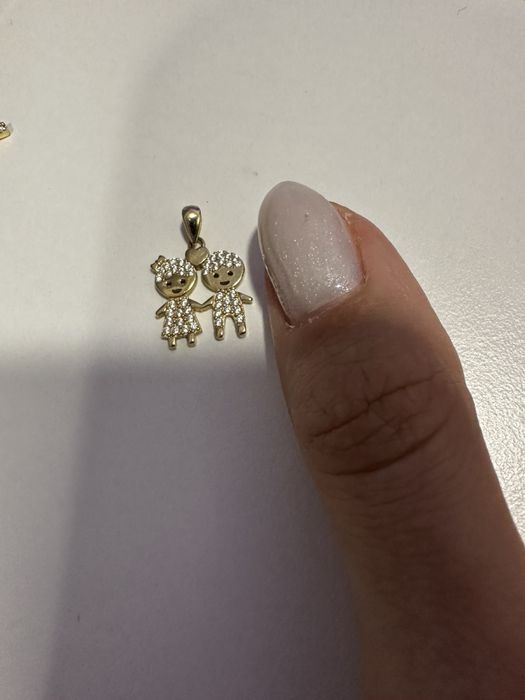 Златна висулка