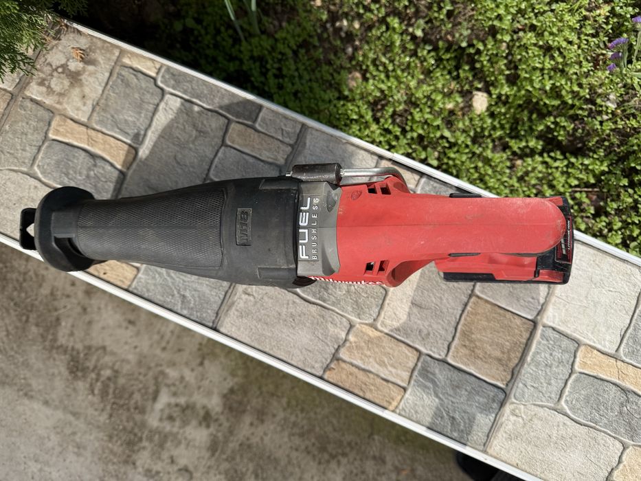 Саблен трион Milwaukee M18CSX