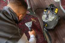 Curatare tapiterii Auto cu aspirator injectie-extractie profesionala