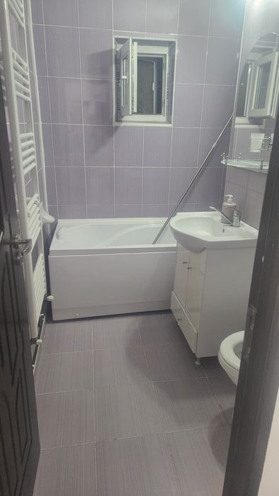 Inchiriez apartament zona centrala