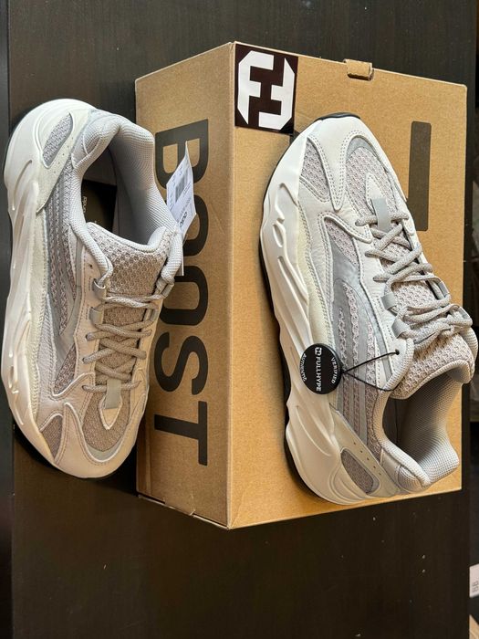 Adidas Yeezy Boost 700 V2 Static