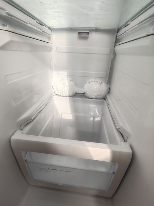 Продавам Хладилник Samsung  Side by Side