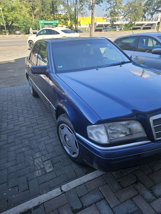Vand Mercedes benz