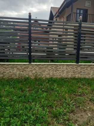 Garduri si porti din panou stil jaluzele, sipca metalica, plasa si BCA