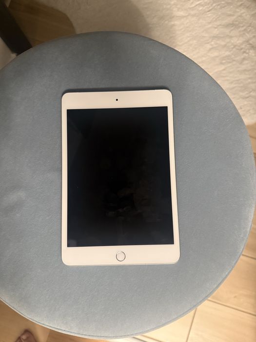 iPad mini generatia a 5 a, 64 GB, WI-Fi + Cellular