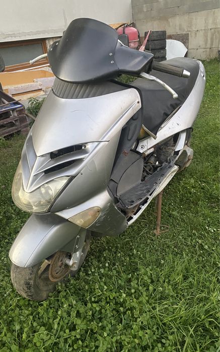 De vanzare Scuter Aprilia Leonardo 125cc DEFECT, CU ACTE!