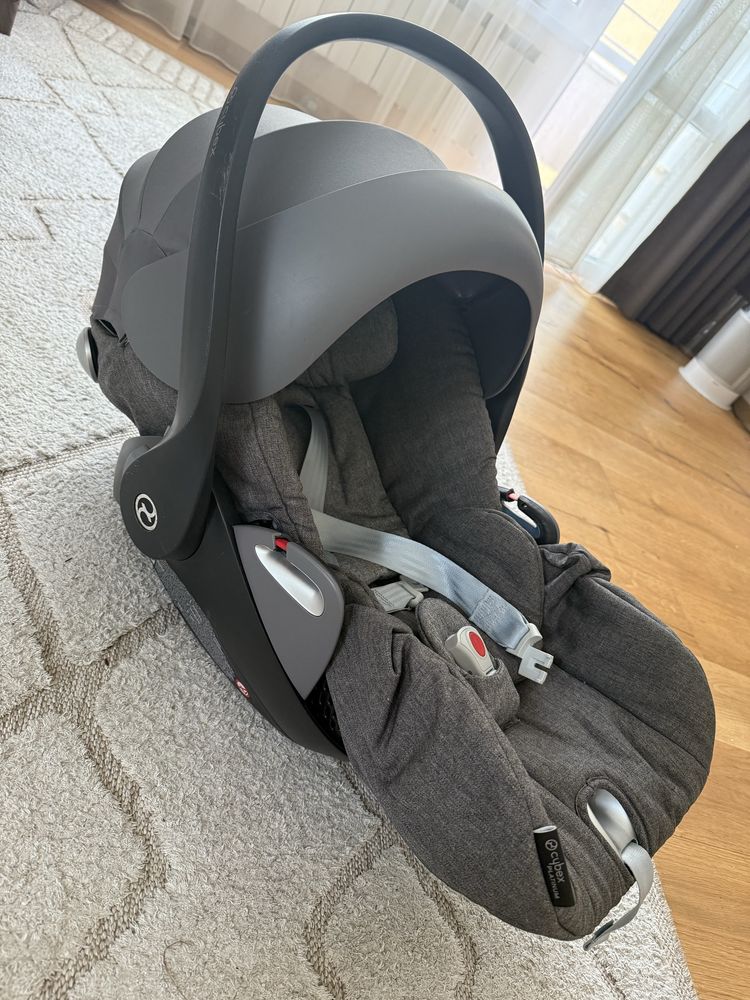 Столче кошница за кола Cybex cloud q
