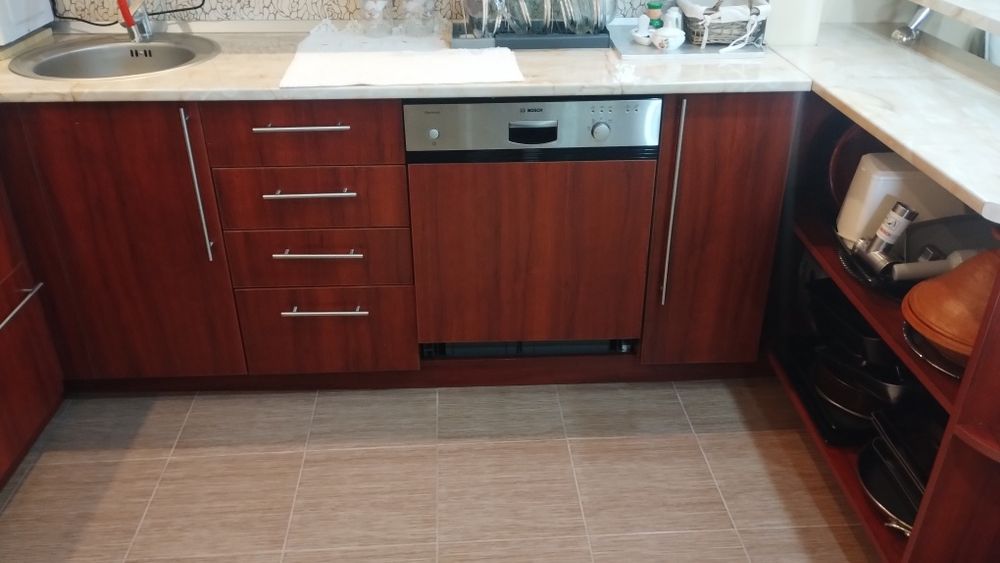 Mobila de bucatarie pal cires