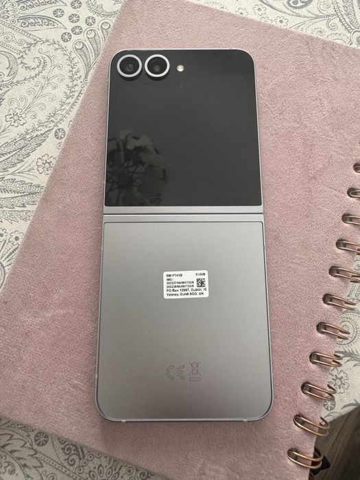 Samsung Galaxy Z Flip6 – 512 GB – stare excelentă