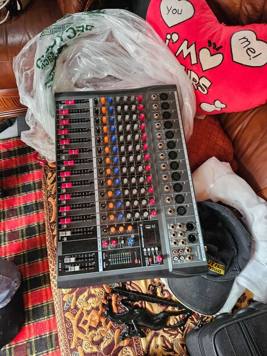 Sistem boxe mai multe detalii in privat