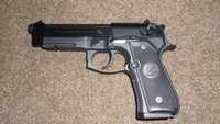 Pistol FULL METAL + Munitie Inclusa( 7 Butelii Co2 si bile 1500 buc)