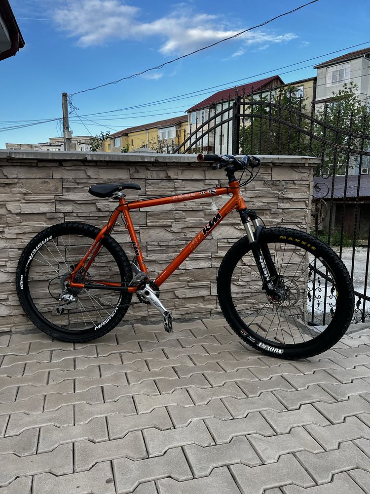bicicleta KTM hard tail