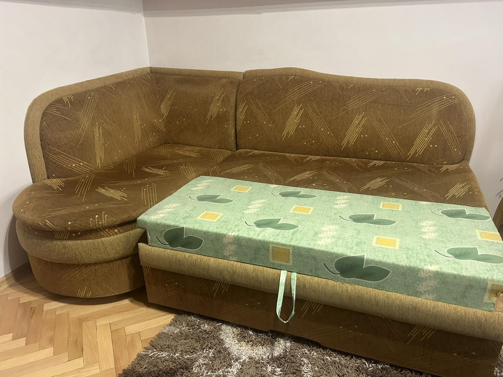 Ъглови дивани в добро състояние