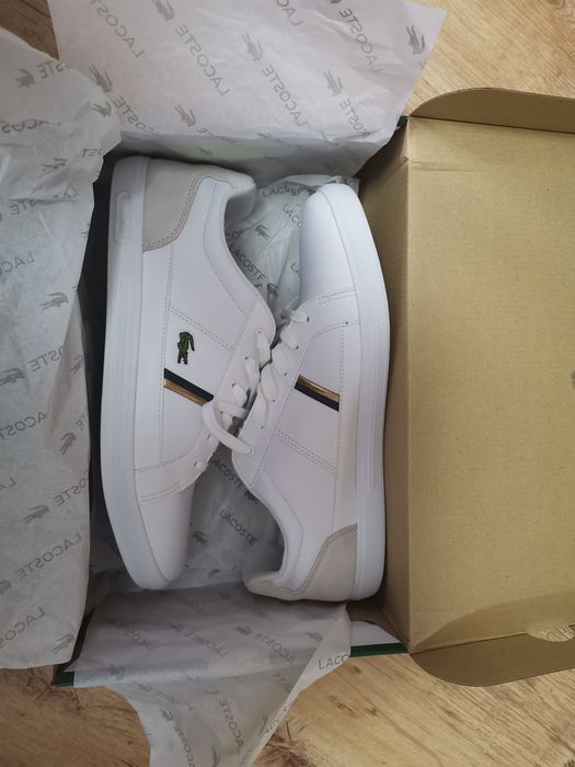 Pantofi sport/adidasi marca Lacoste