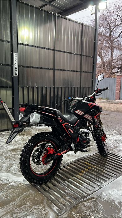 Мотоцикл кроссовый мото 250 кубов