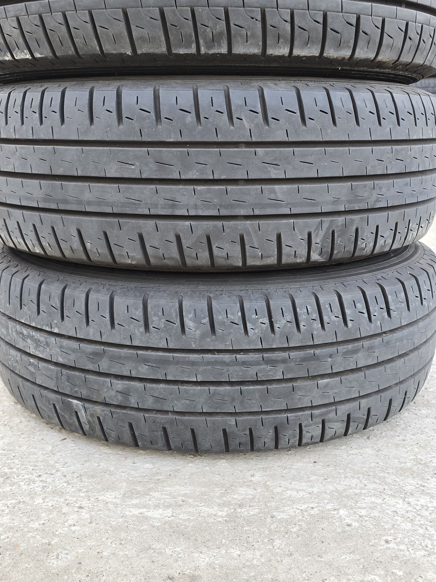 4 Броя Бусови Гуми 215/70/15C 2x8,2mm 2x7,5mm