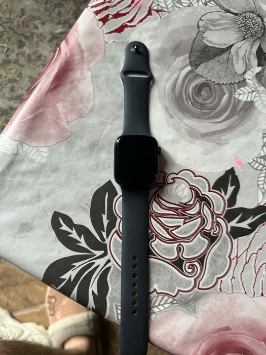 Продавам apple watch SE 2 -gen