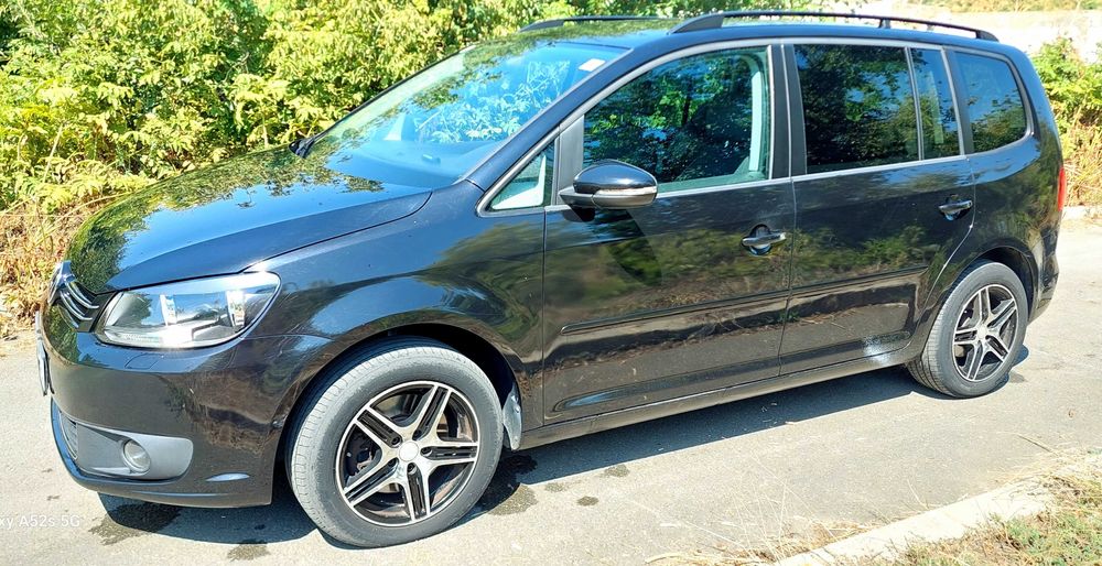 Volkswagen Touran-automată-DSG-      2.0 TDI bluemotion.