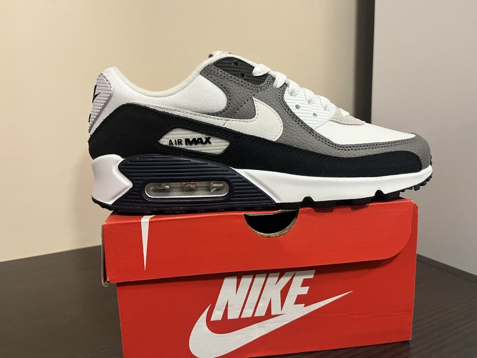 Оригинални маратонки Nike air max 90 - чисто нови, номер 42,5