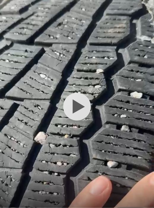 Шины зимние 215/55/17 жақсы жағдайы Кордиант