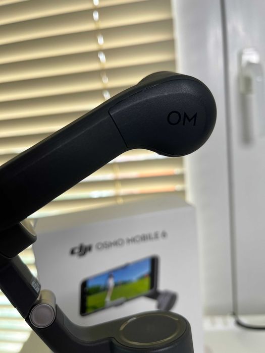 DJI Osmo Mobile 6 – ca nou, cu toate accesoriile - Stabilizator