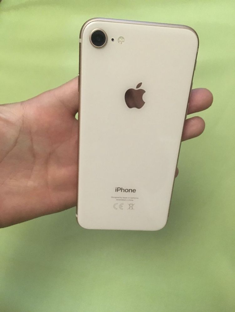 Продам iphone 8