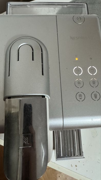 Aparat nespresso latisima touch