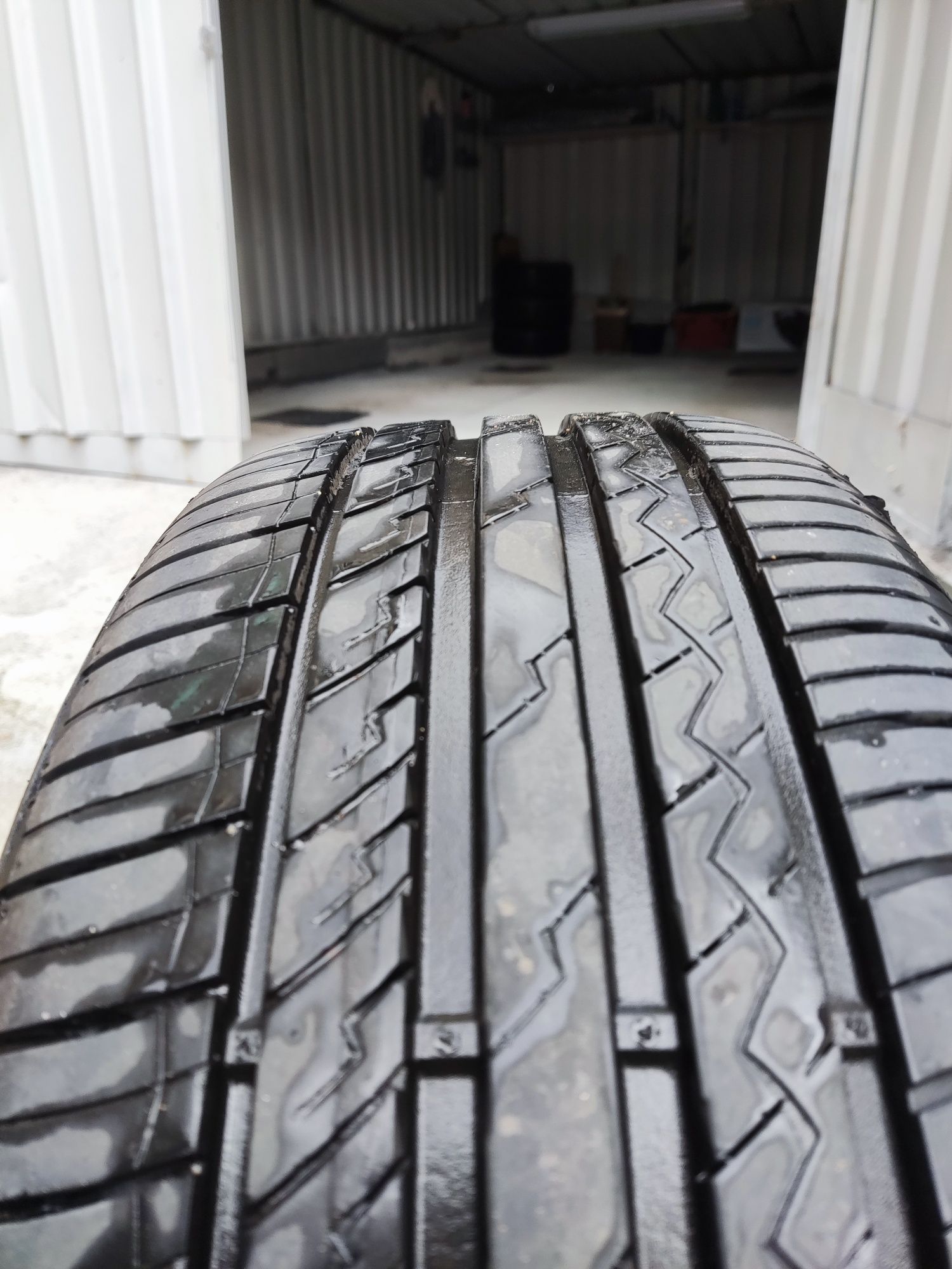 Гуми Kelly HP 205/55 R16 + Джанти