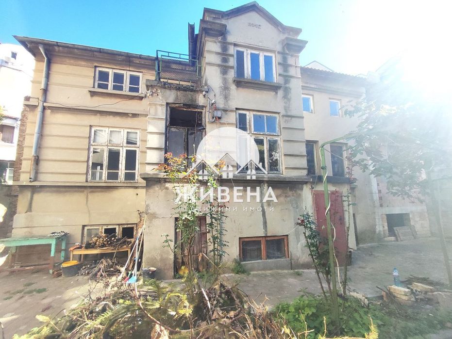 Продава къща в центъра на Варна, до Операта